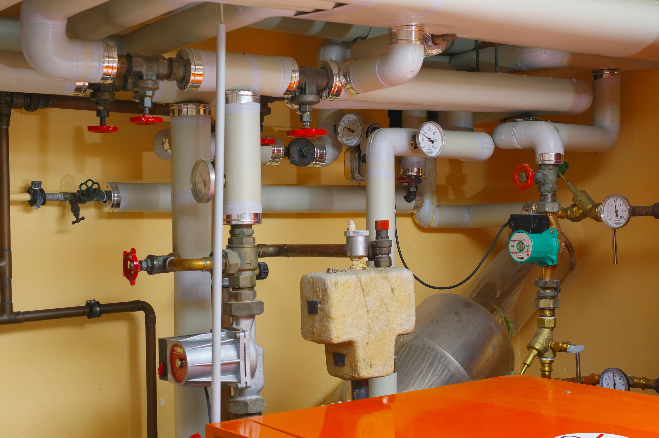 Commercial plumbing system installation